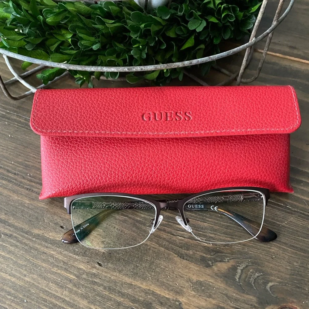 Guess glasses